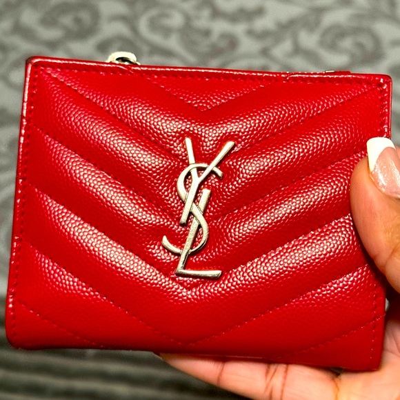 COPY - SAINT LAURENT
Monogramme quilted textured-leather wallet - Picture 1 of 8